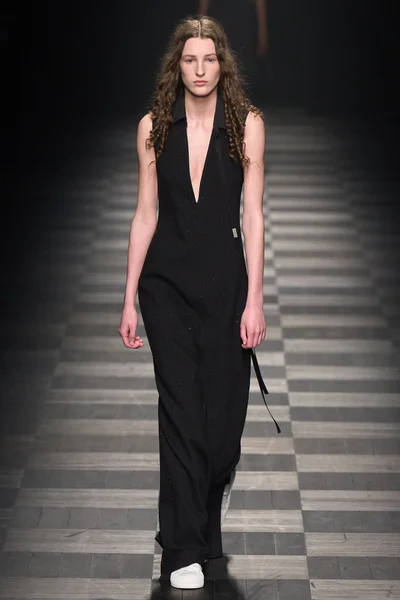Look 37
